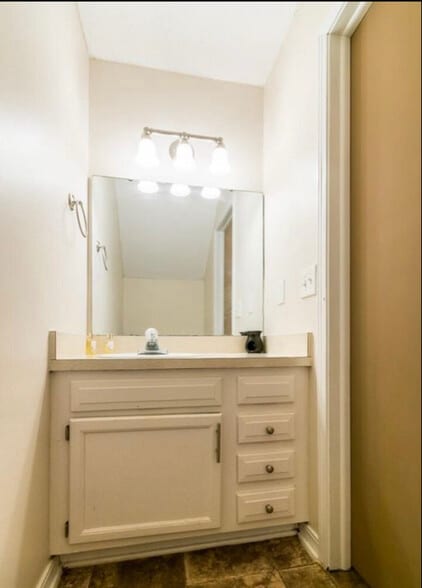 Building Photo - 5545 Bennington Dr