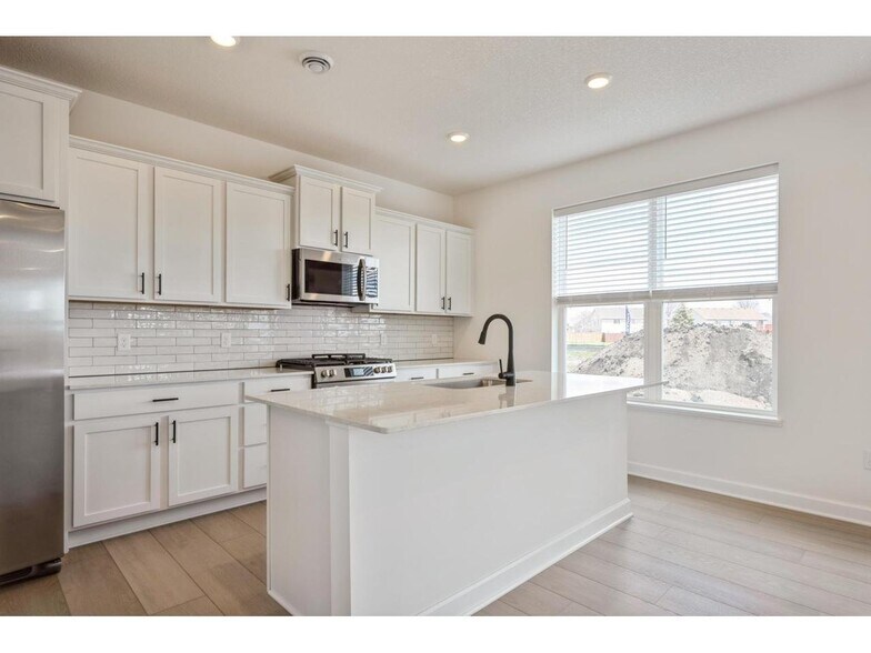 Building Photo - 2529 Green Ash Ave