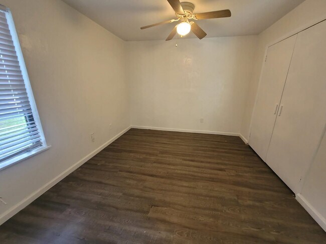 Building Photo - 3209 Hester Dr