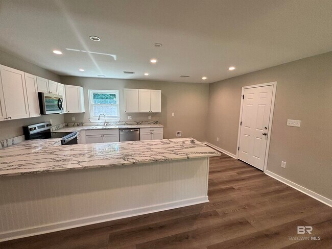 Building Photo - 208 Marcella Ave