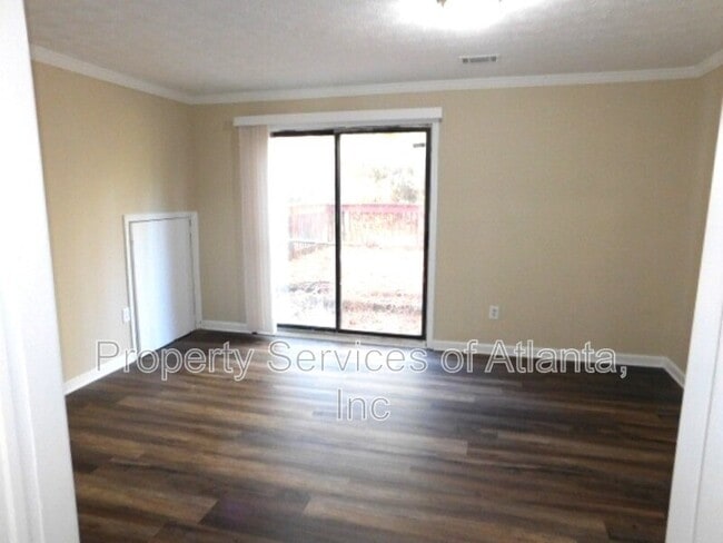 Building Photo - 1775 Petite Ln