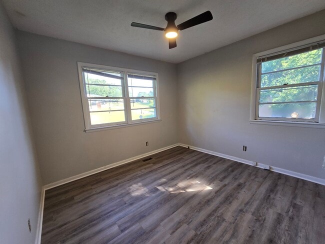 Building Photo - 745 Rustland Dr