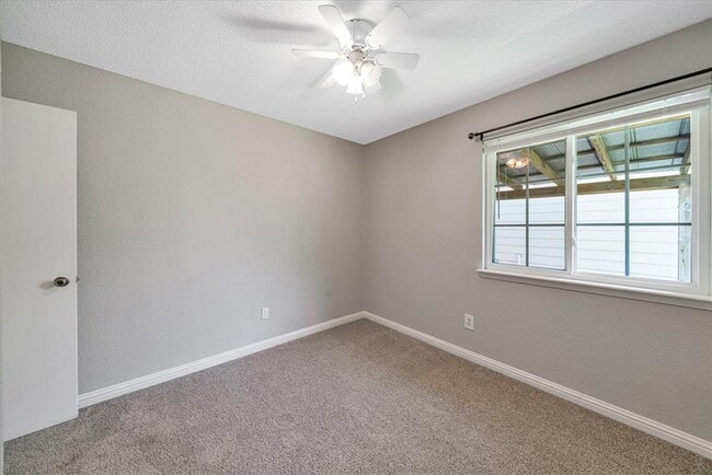 Building Photo - 16906 Pocono Dr