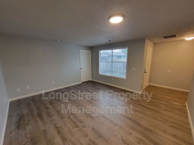 Building Photo - 3286 NE Lancaster St