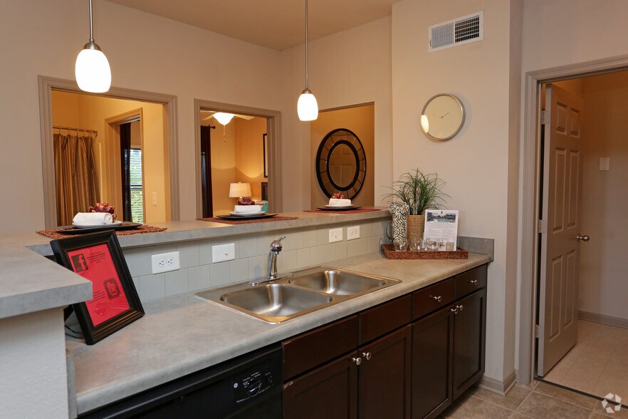 Interior Kitchen Cabinets Huntsville Al bridgewater apartment homes huntsville al finder