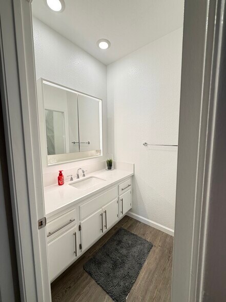 Building Photo - 251 S Green Valley Pky