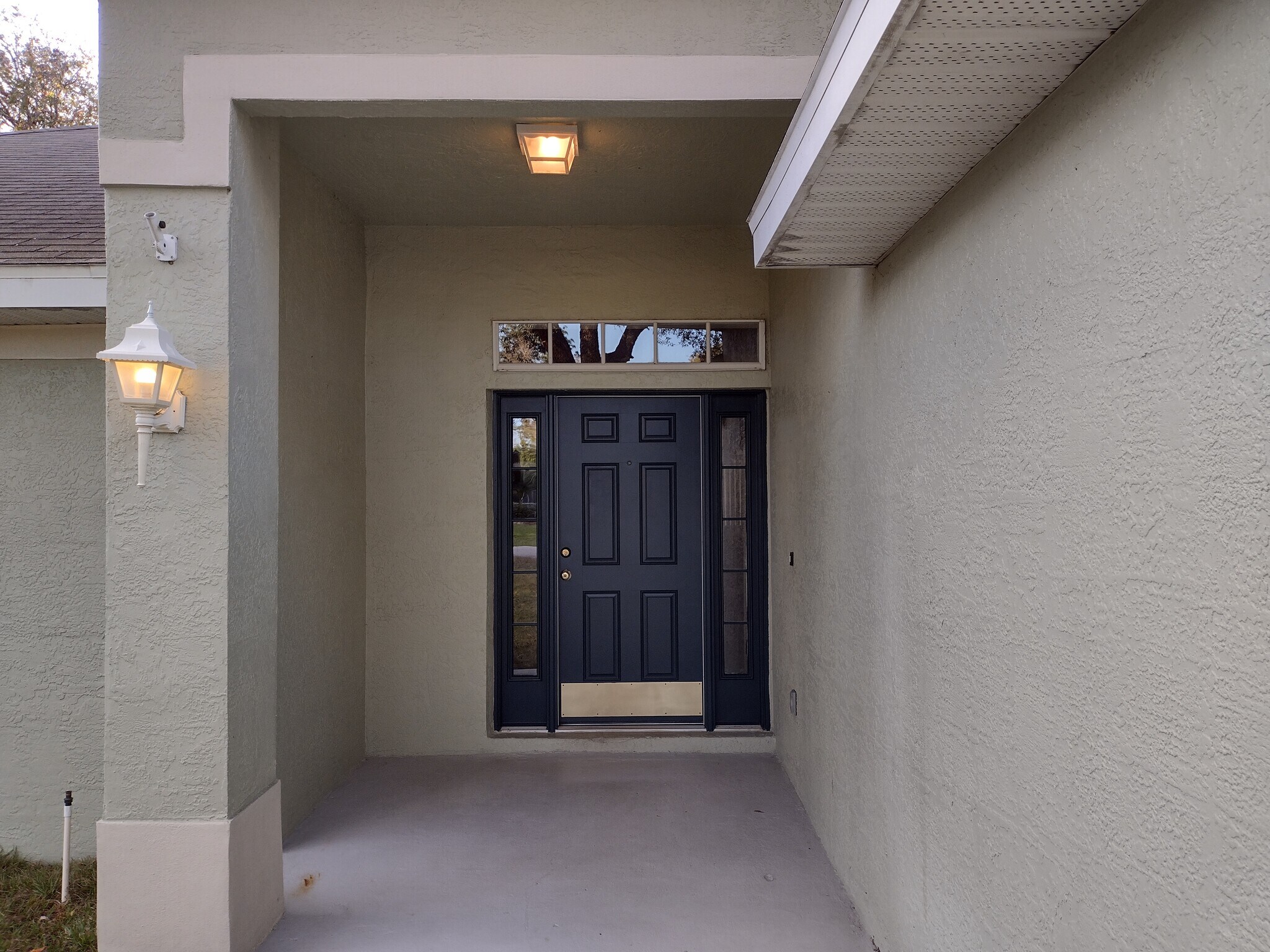 Building Photo - 1223 Persian Ave