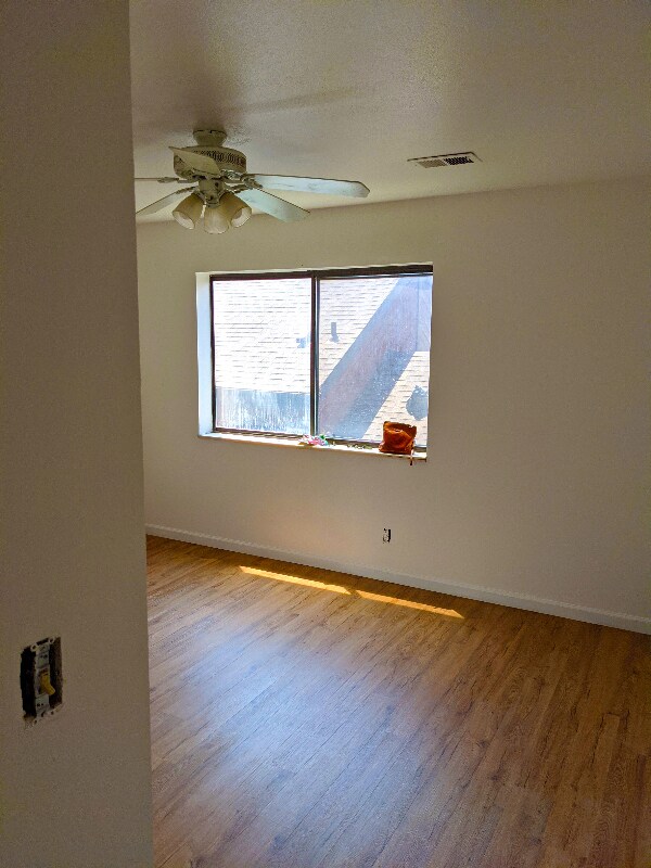 Building Photo - 303 W Lehow Ave