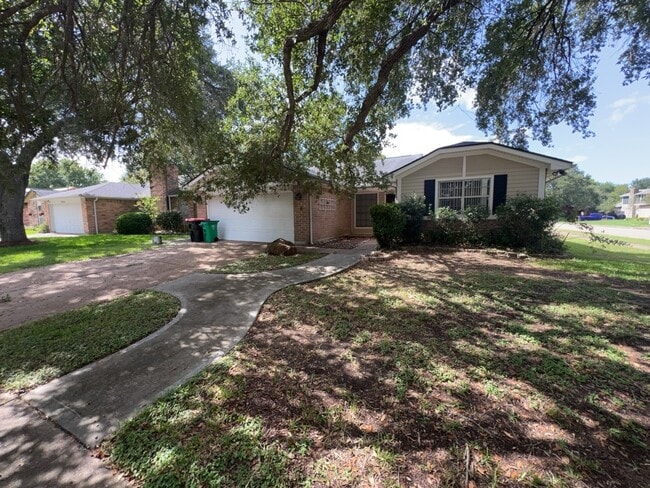 Primary Photo - 7702 Tierra Verde Dr