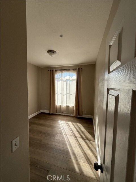 Building Photo - 37 Vía Barcelona