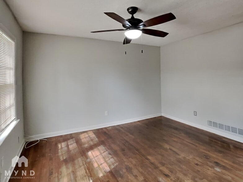 Building Photo - 7614 Connell Dr