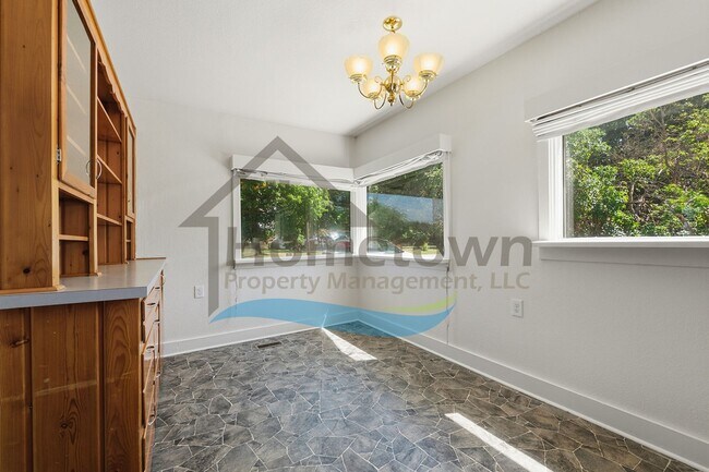 Building Photo - 9811 N Ramsey Rd