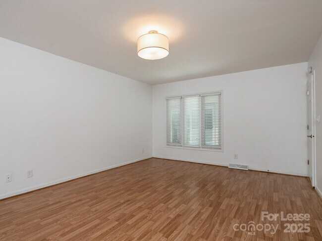 Building Photo - 5110 Dunes Ct