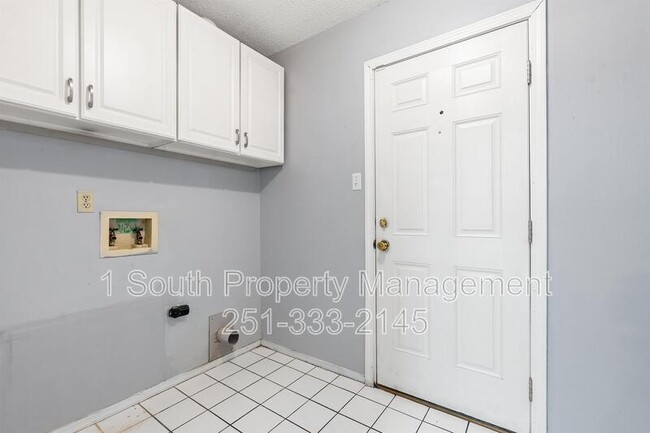 Building Photo - 1708 Woodley Rd