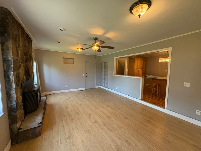 Building Photo - 2044 Arcola St