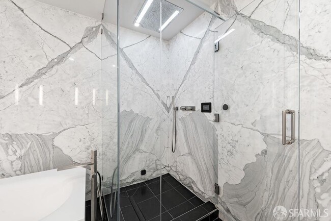 Building Photo - 333 Bush St