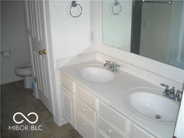 Building Photo - 998 3rd Ave NW