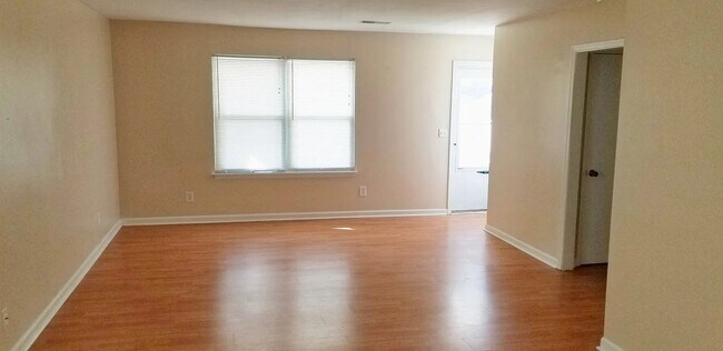 Building Photo - 805 Sandpiper Dr