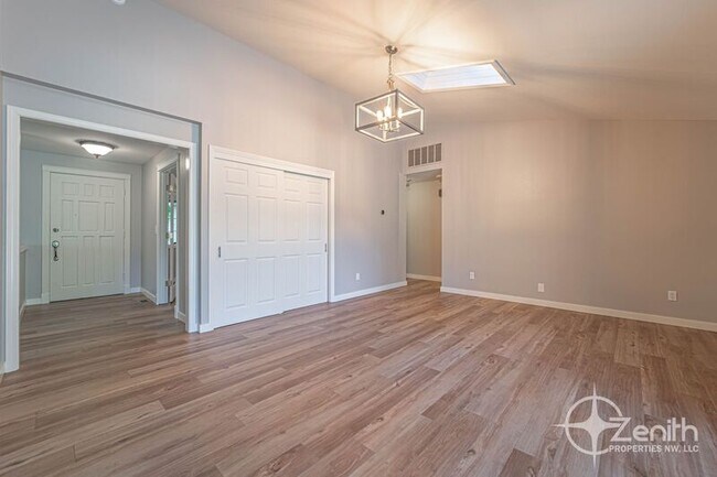 Building Photo - 1701 SE 123rd Ave