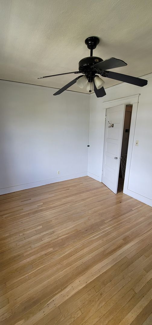 Building Photo - Glendale Awaits You