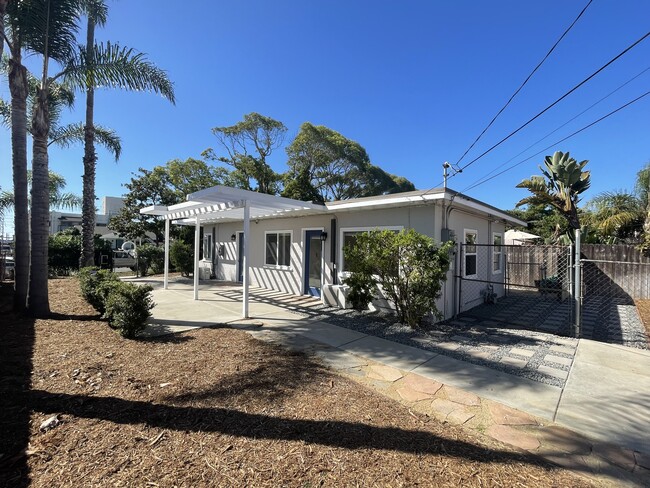 Building Photo - 324 S Freeman St