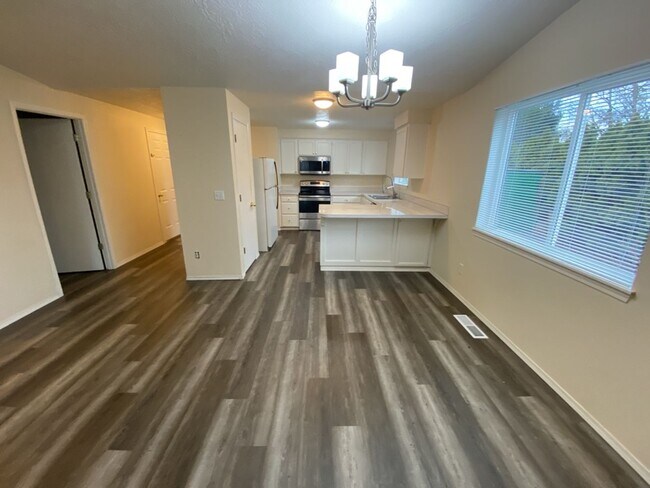 Building Photo - 4305 San Francisco Dr NE