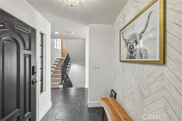 Building Photo - 716 N Lucia Ave