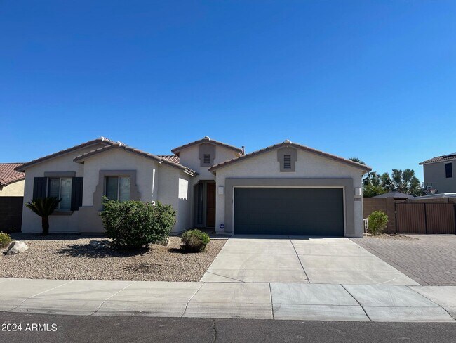 Building Photo - 7807 W Quail Ave