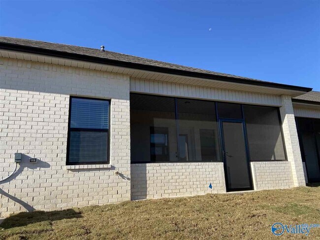 Building Photo - 440 Legend Oak Way SW