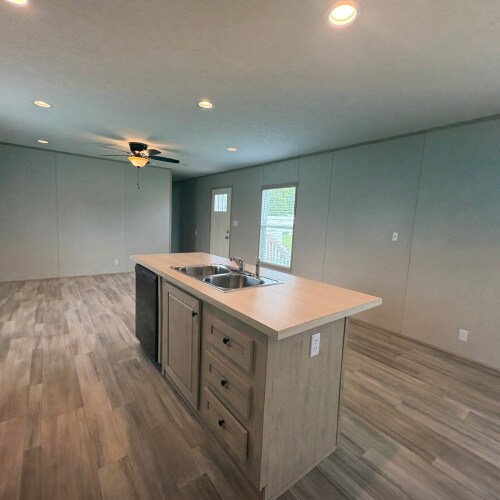 Building Photo - 334 Sycamore Loop