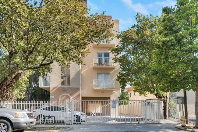 Primary Photo - 1349 SW 3rd St