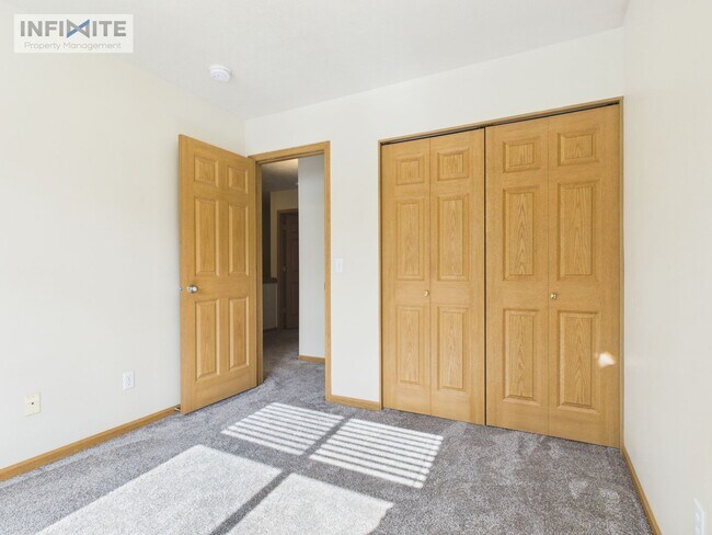 Building Photo - Cozy 3 Bedroom Home with 2-Car Garage in Prime West Bozeman Location