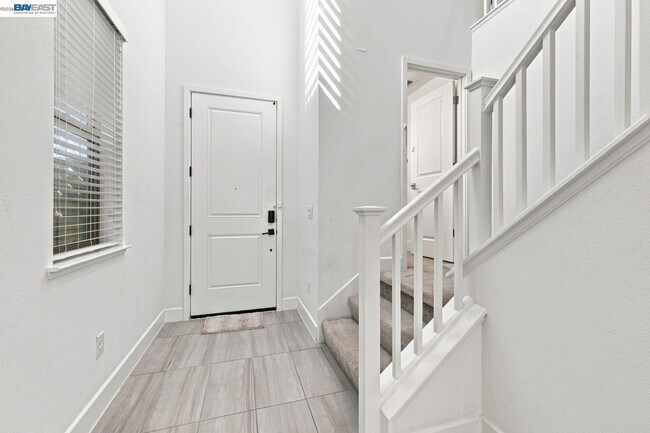 Building Photo - 33 Roccolino Ln