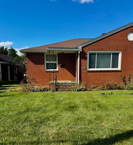 Building Photo - 778 Maple St