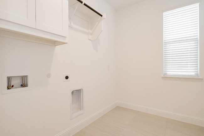 Building Photo - 8209 Abellia Ct