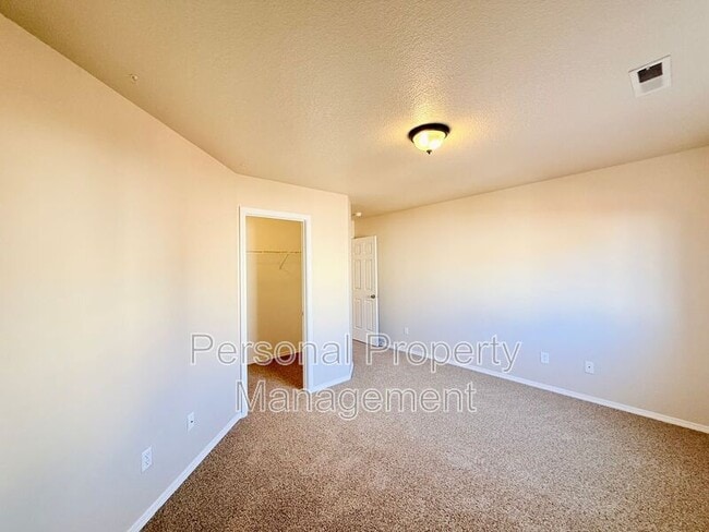 Building Photo - 16524 NE 19th St