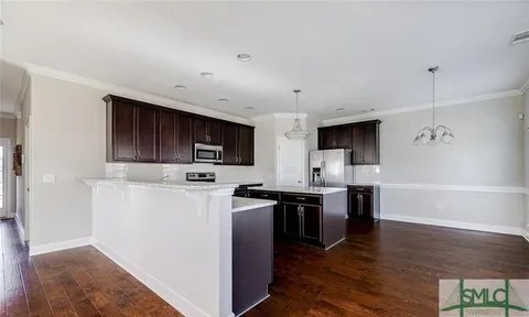 Building Photo - 20 Club House Dr