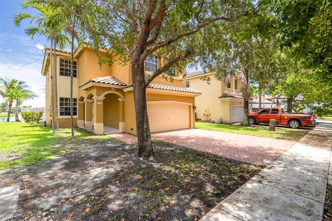 Building Photo - 5149 SW 137th Ave