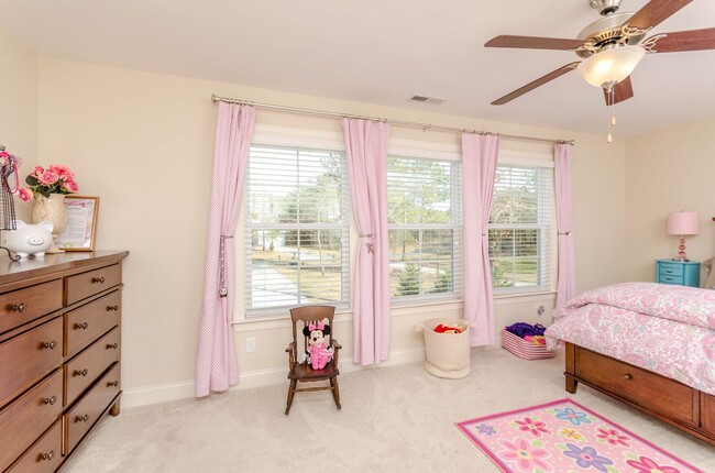 Building Photo - 255 Mimosa Dr