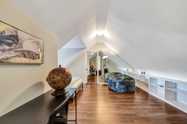 Building Photo - 30428 Penrod Dr