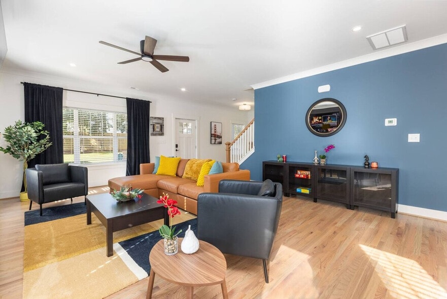 Building Photo - 806 Colorado Ave