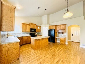 Building Photo - Stunning Executive 4 Bedroom 2 Bath Home in Northwest Loveland - 3-Car Garage and neighborhood po...