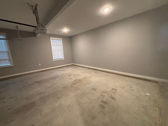 Building Photo - 9991 Messana St