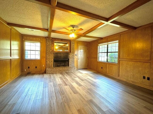 Building Photo - 315 Brookwood Dr