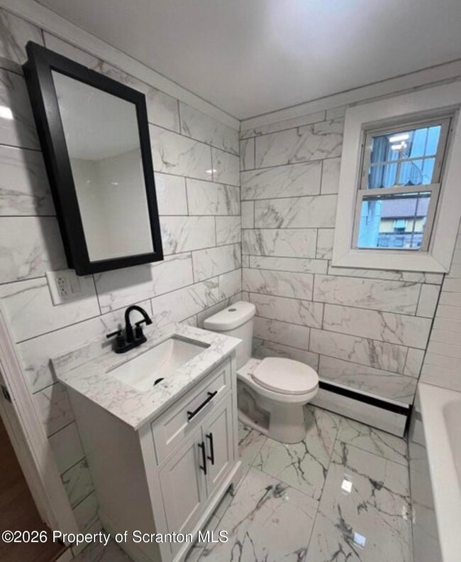 Building Photo - 129 S Blakely St