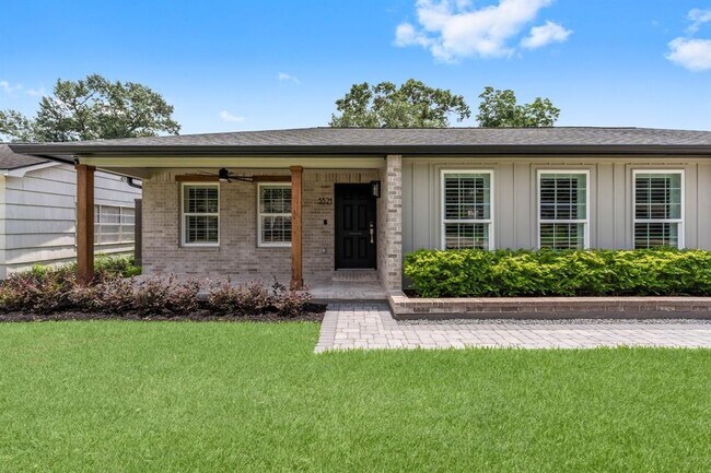 Primary Photo - 5521 Lincrest Ln