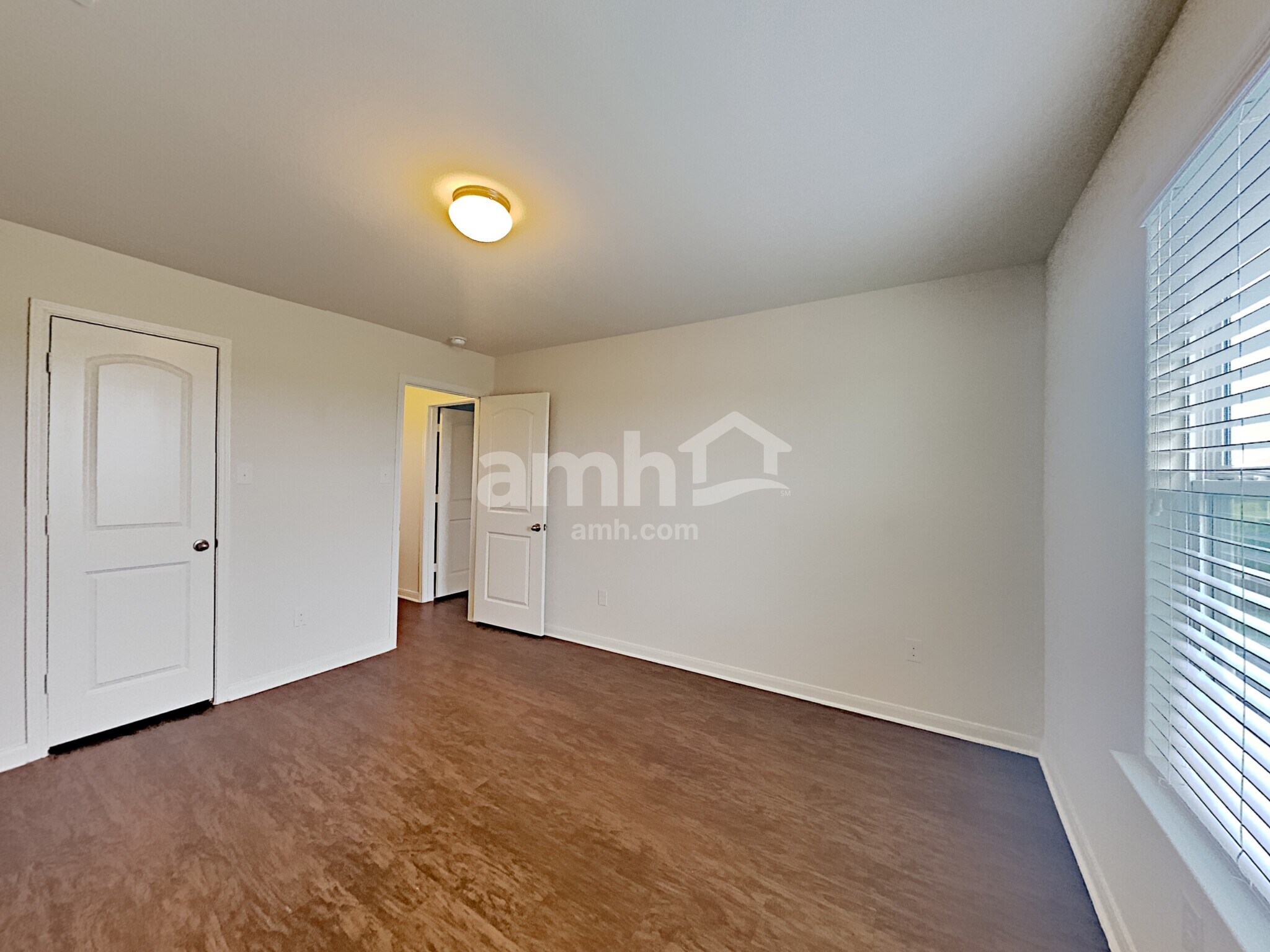 Building Photo - 12882 Cedarcreek Trail