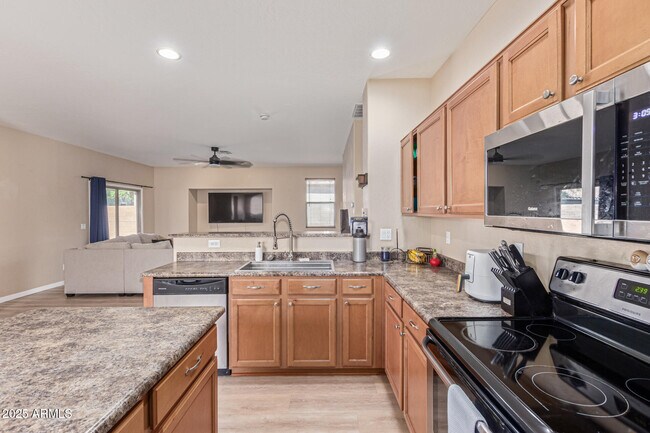 Building Photo - 20910 E Sonoqui Dr