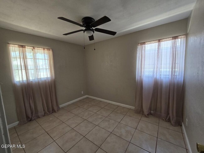Building Photo - 5121 Alps Dr