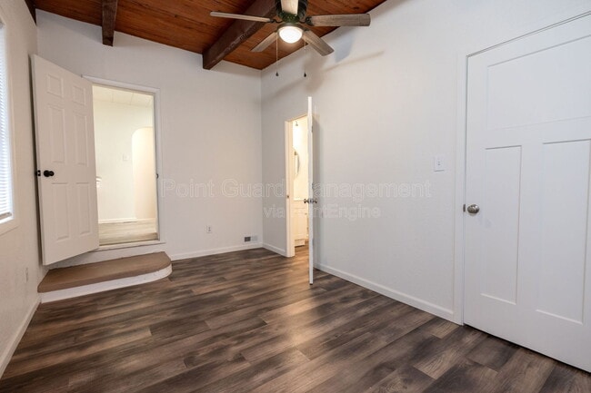 Building Photo - 619 N Glendale St